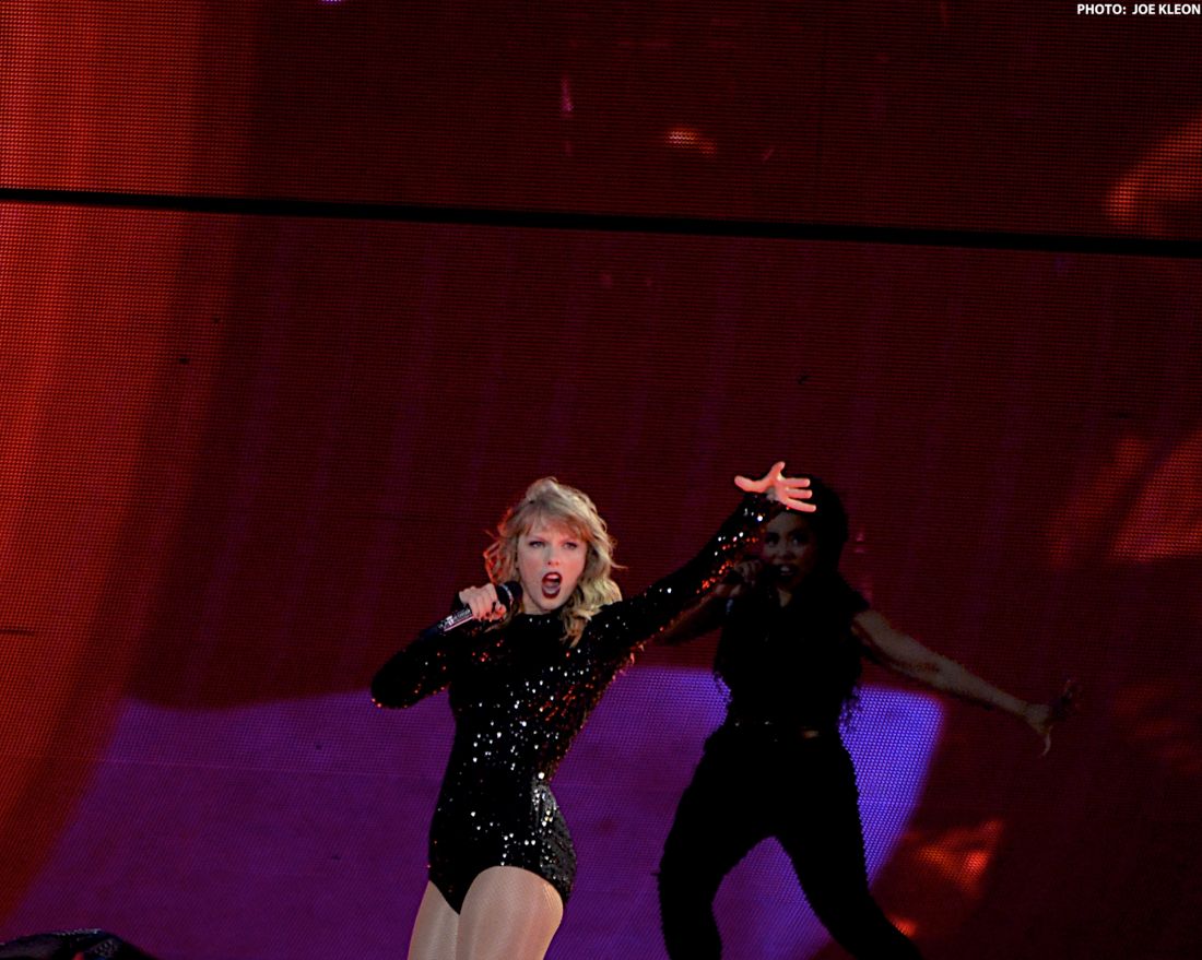 TaylorSwift2018-07-17HighEnergyStadiumClevelandOH (14).jpg